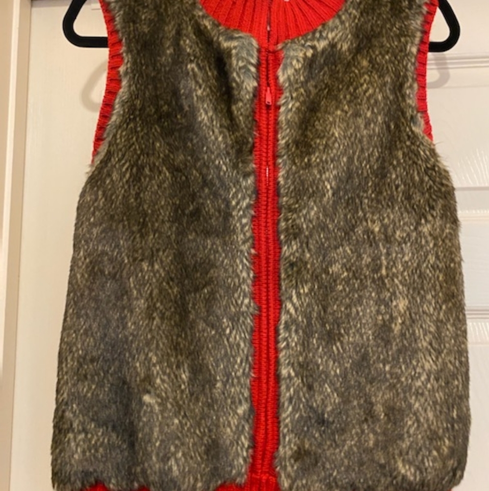 Kikit Faux Fur Front Sweater Vest - Picture 5 of 5